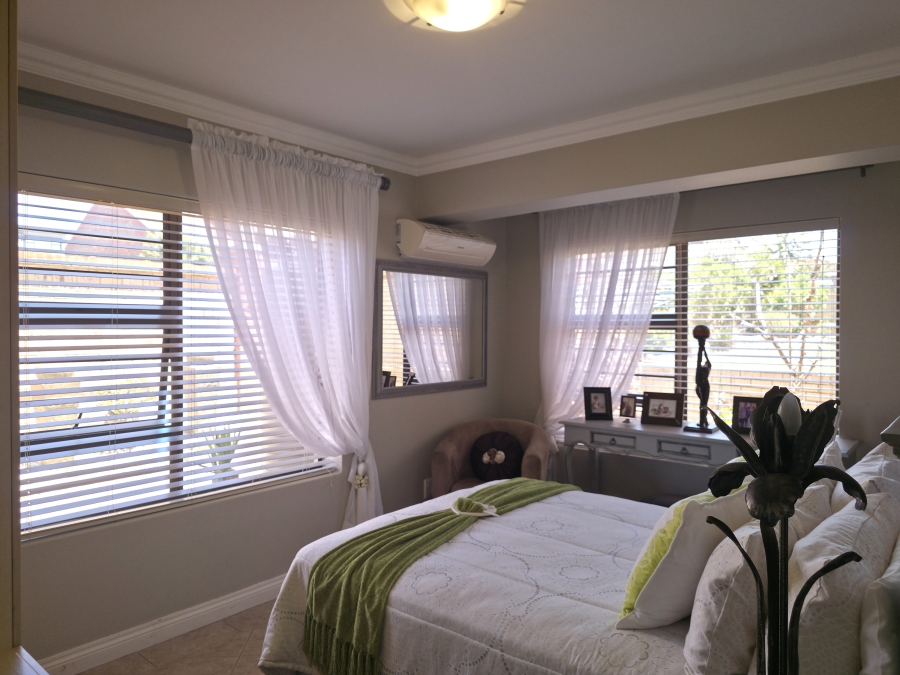 3 Bedroom Property for Sale in Wavecrest Eastern Cape